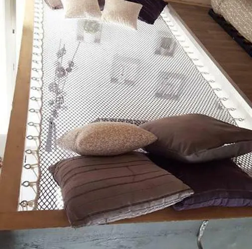GregBnb-com - Filet suspendu ! - PARKING INCLUS - CLIMATISÉ - WIFI -15min Gare