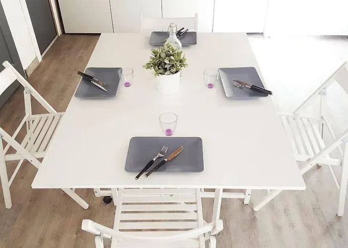 GregBnb-com - Filet suspendu ! - PARKING INCLUS - CLIMATISÉ - WIFI -15min Gare